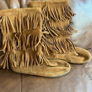 Authentic Minnetonka fringe boots